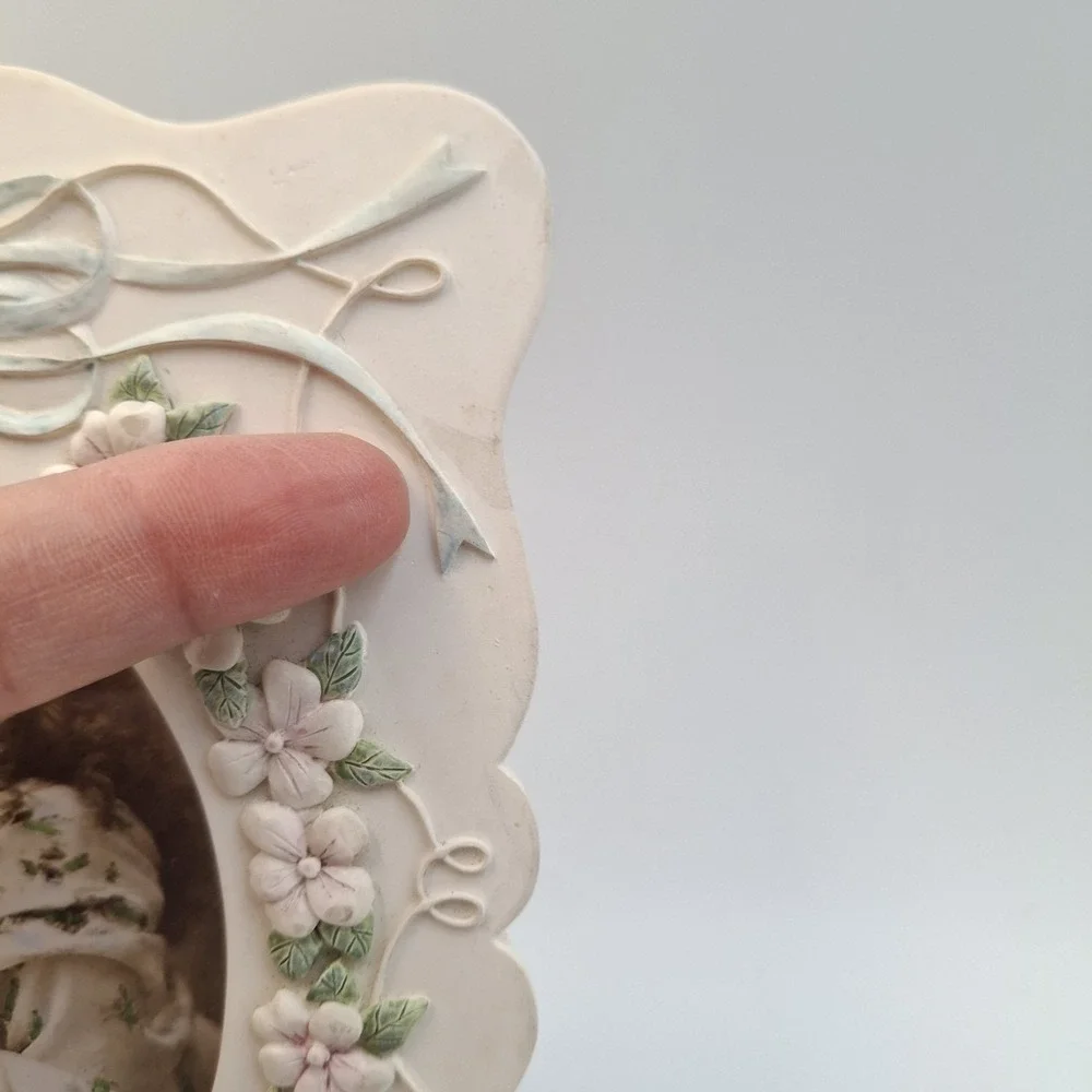 Vintage Style Resin Floral Picture Frame Madonna Child Relief Victorian Girl 5x7